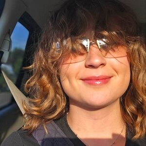 Meet your Posher, Amaya